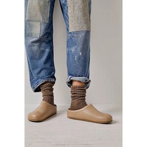 NEW FREE PEOPLE Sz 36 CAMBRIA FOOTBED CLOGS IN PEARL SAND